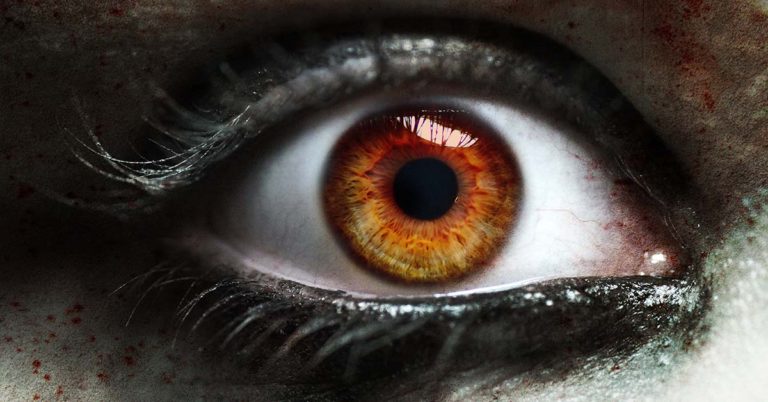 ‘Vampire Woman’ Adorned With Tattoos and Body Modifications Issues a Warning to Those Getting Inked - Featured image