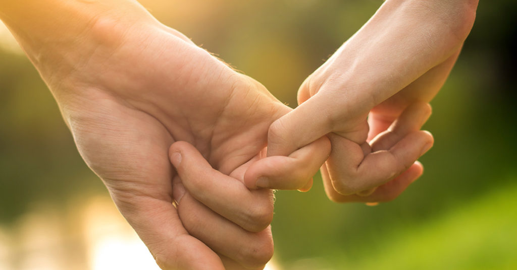 Teen Influencer Defends Her Relationship With 60-Year-Old Man After People Call Them Out - Featured image