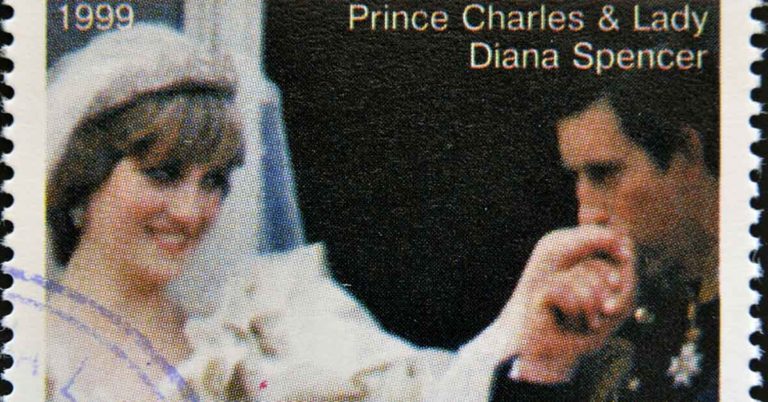 55 Rare Photos From Princess Diana’s Wedding You’ve Probably Never Seen - Featured image