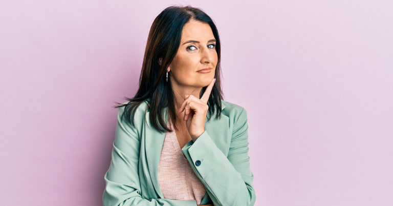 Woman Asks The Internet to Guess Her Age, Only To Be Shocked By The Response - Featured image