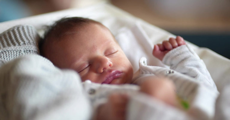 Father Who’s Covered In Tattoos Transforms His Body for the Sake of His Young Daughter - Featured image