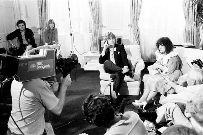 Princess Diana's wedding dress designers giving an interview right before the reveal.