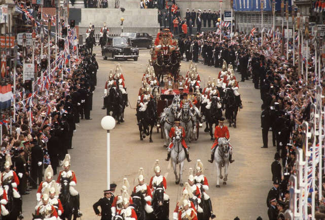 The royal processional making its way to Buckingham Palace