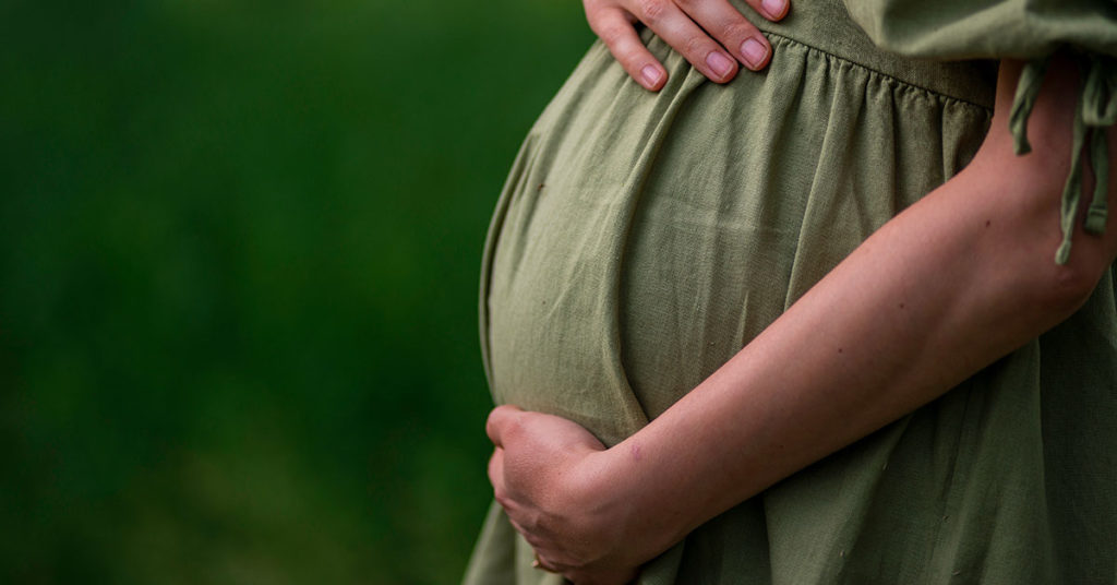 Rude Man Purposely Bumps Into a Pregnant Woman in Line – Only To Get Verbally Torn to Pieces – a Short Story - Featured image