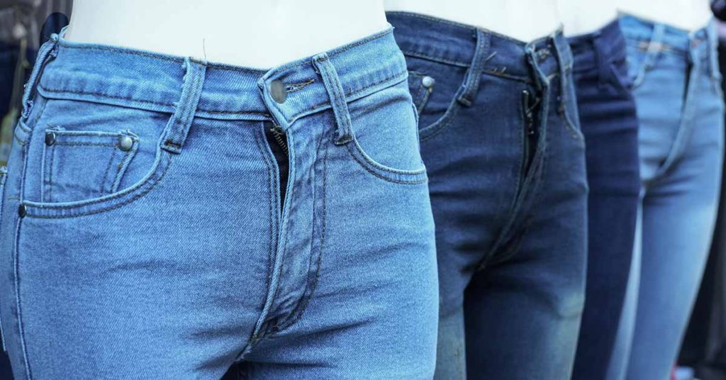 Gen Z Have ‘Canceled’ Skinny Jeans and Claim You Should Wear This Instead - Featured image