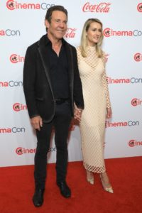 Who is Dennis Quaid’s Wife, Laura Savoie? : Secret Life Of Mom