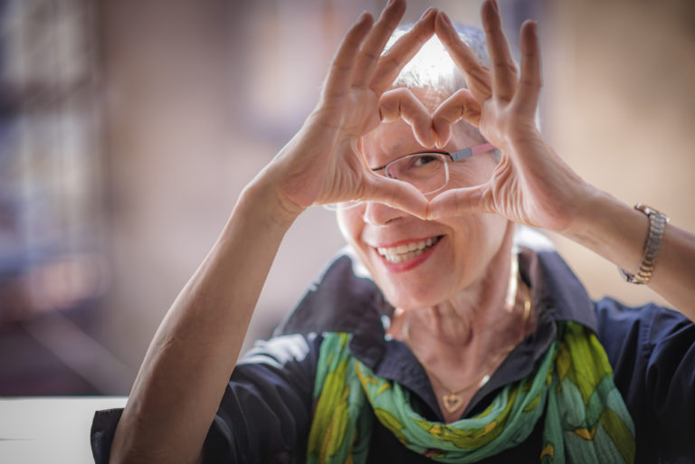 11 Reasons People Gradually Cut Everyone Off as They Age - Featured image