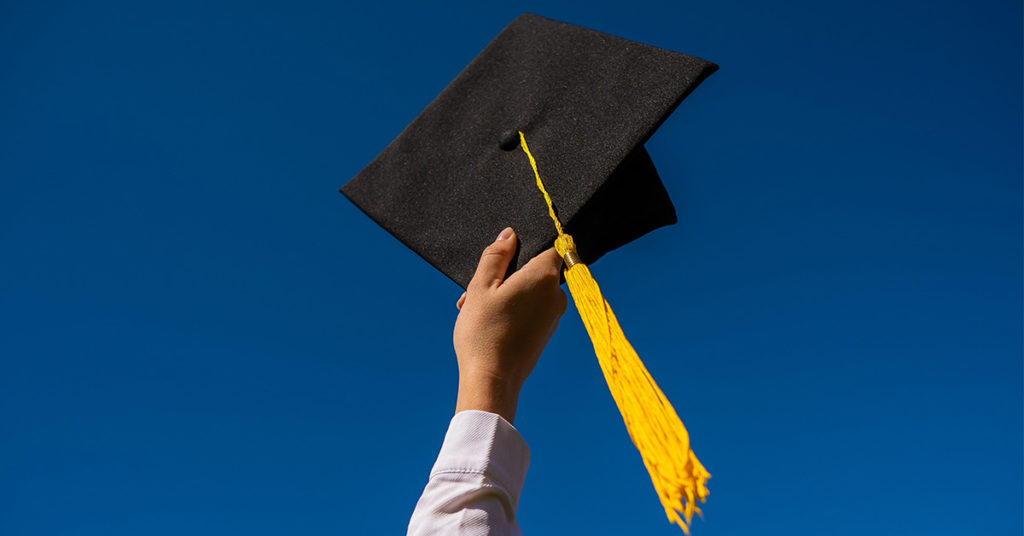 My Parents Didn’t Come to My High School Graduation, and Their Excuse Made No Sense – a Short Story - Featured image