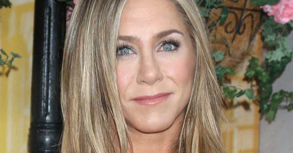 Surgeon Says Jennifer Aniston’s New ‘Tired and Aged’ Face is a Result of Botched Filler - Featured image