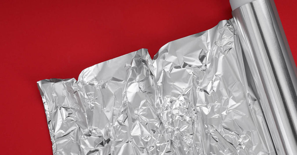 Why You Should Try Putting Aluminum Foil Behind Your Router - Featured image