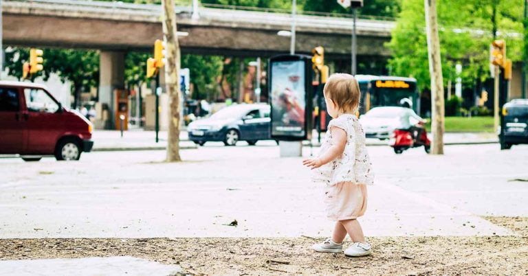 Parents Find Missing Child in Minutes After Using ‘Looking Loudly’ Method - Featured image