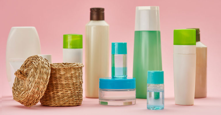 24 Modern Trends Among Younger Generations That Older Adults Want Nothing to Do With - Featured image