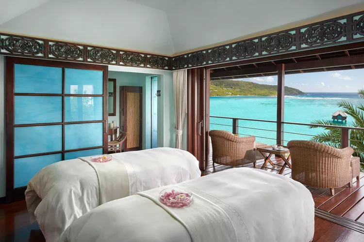 A room in a hotel