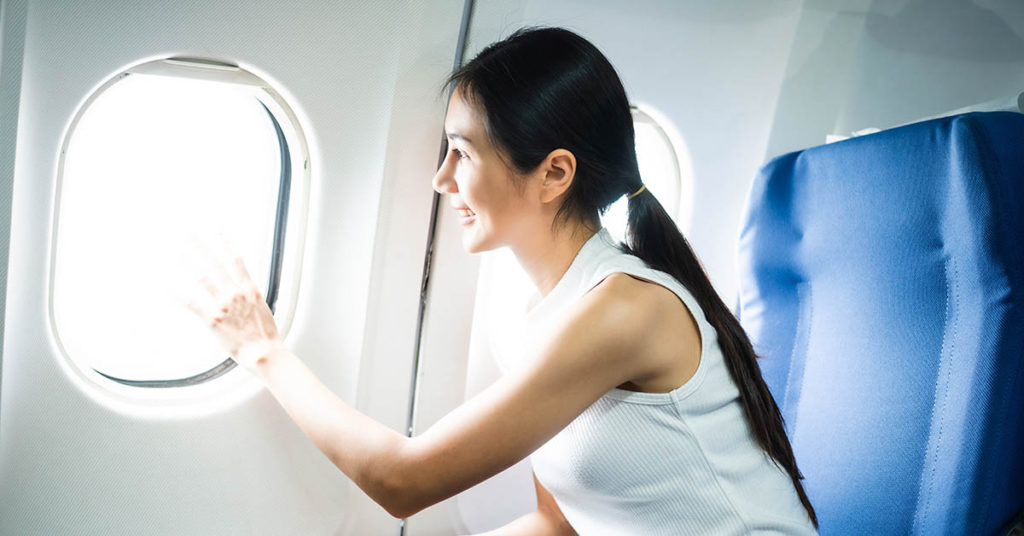 ‘Raw Dogging’ Flights: New Travel Trend Has People Confused - Featured image