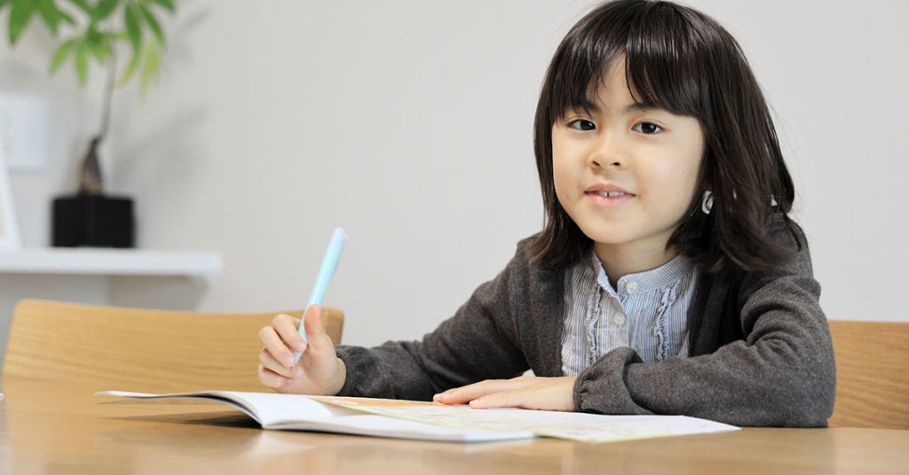 Mom Shares Her 2nd Grader’s Math Homework Online And Almost No One Can Figure It Out - Featured image