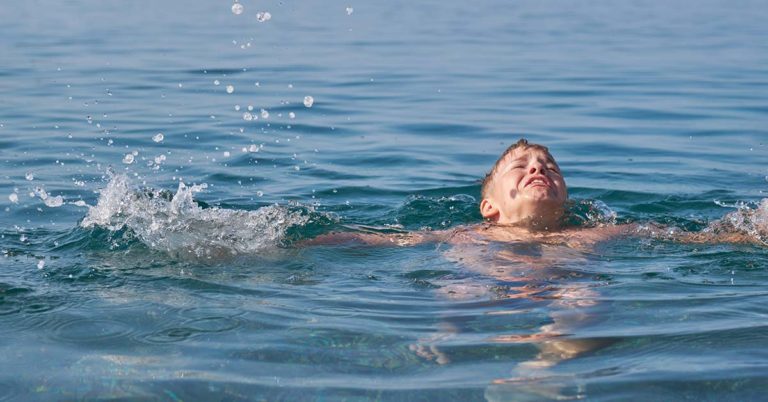 15-Yr-Old Gives His Life To Save His Little Brother From Drowning - Featured image