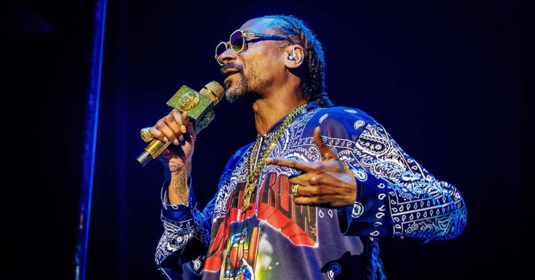 Snoop Dogg Slated to Be One of The Torchbearers at Paris Olympics - Featured image