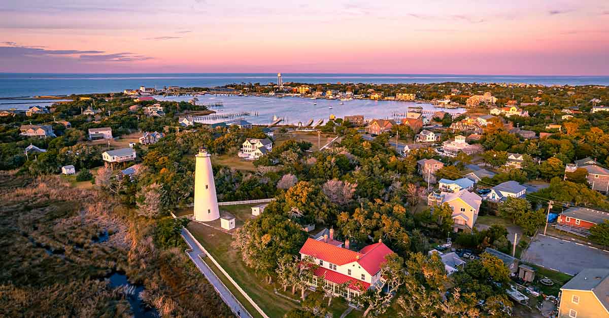Here’s a curated list of fifteen of the best beach towns in America, each with its own distinctive appeal.