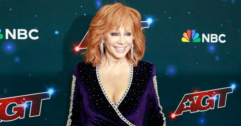 Remembering That Tragedy That Took Some of Reba McEntires Closest Friends - Featured image