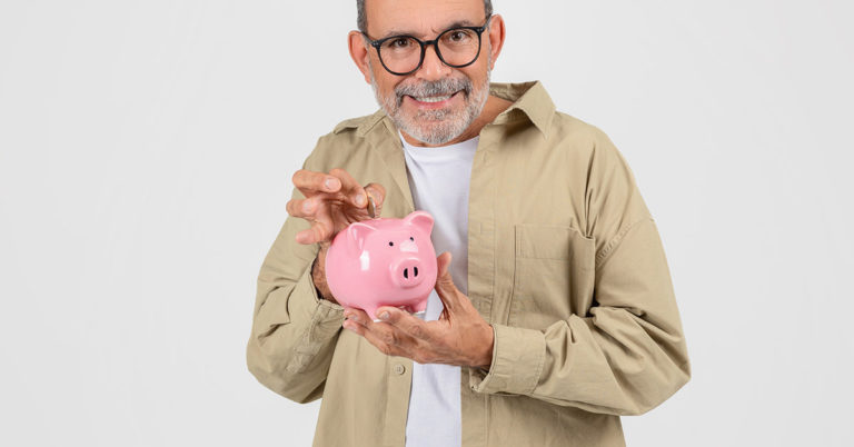 30+ Cheap Ways to Enjoy a Frugal Retirement - Featured image