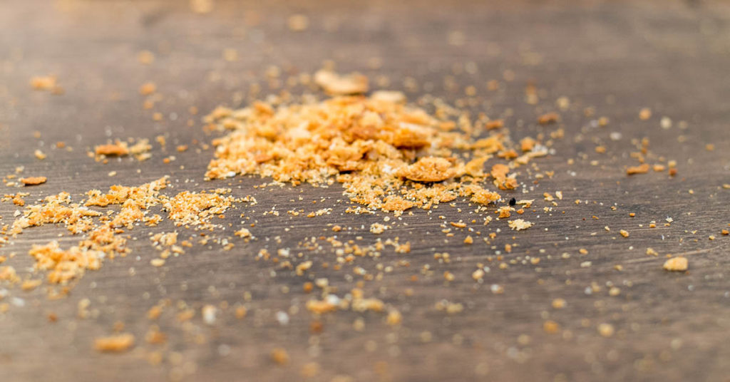 Breadcrumbing: The Dating Trend That Needs to End - Featured image