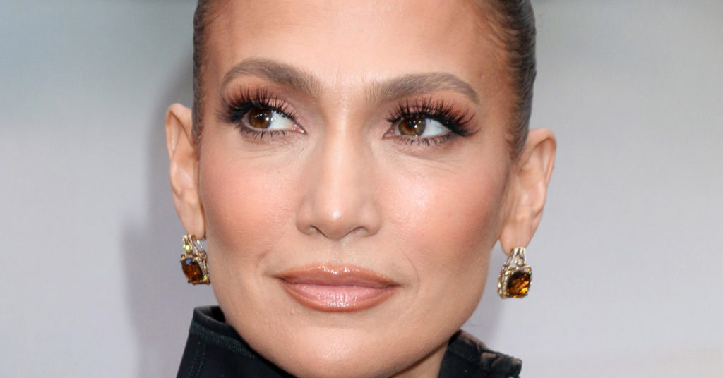 Jennifer Lopez Shows Off Her Natural Beauty in Makeup-Free Video: ‘This Is…54’ - Featured image