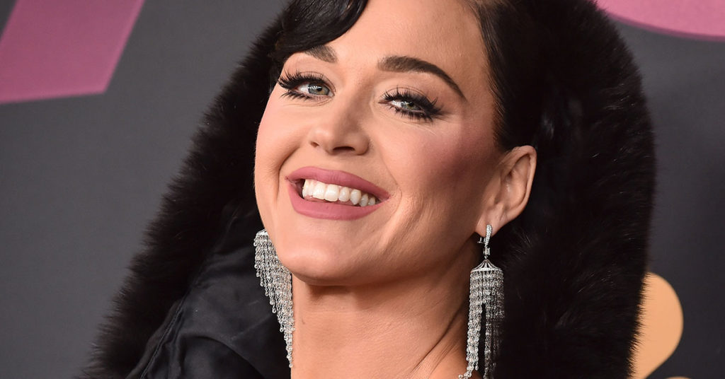 Katy Perry Says She Offers Orlando Bloom Sex if He Does Simple Chores - Featured image