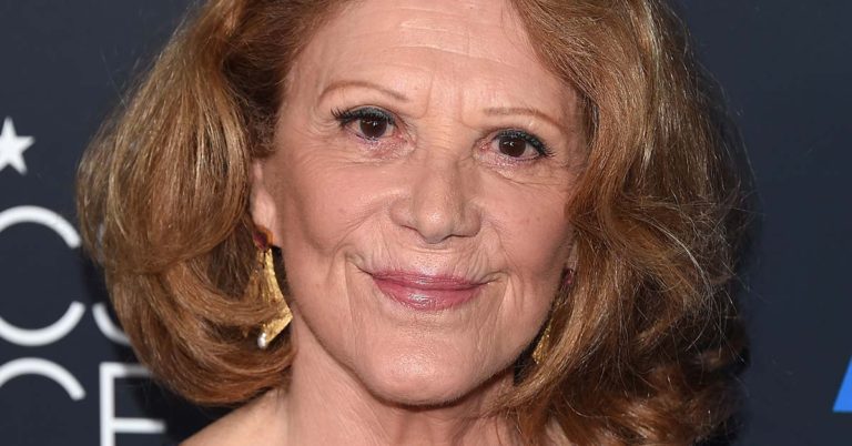 Iconic 1970s Sitcom Star and Tony Away Winner Looks Unrecognizable At 86. Do You Know Who She Is? - Featured image