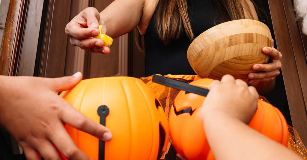 The Best Candy To Hand Out This Halloween, According to Kids - Featured image
