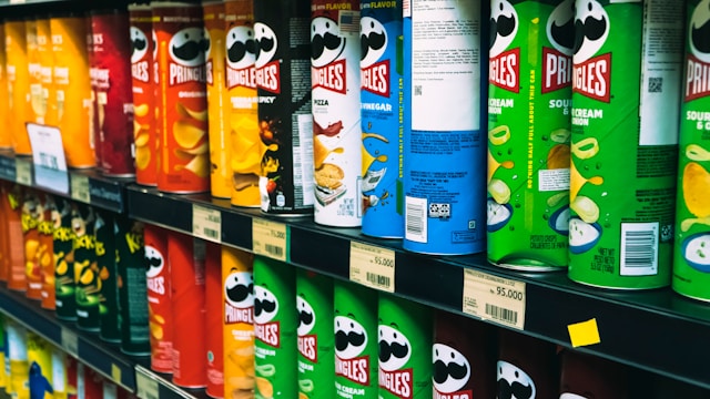 cans of pringles