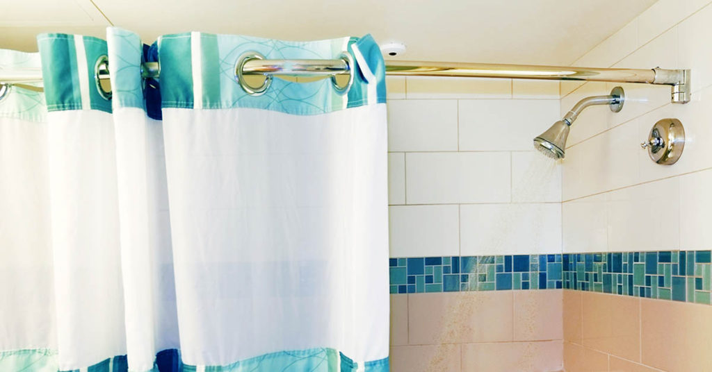 How to Clean Your Shower Curtain With Ease - Featured image