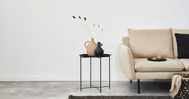 8 Mistakes To Avoid When Choosing a Living Room Table - Featured image