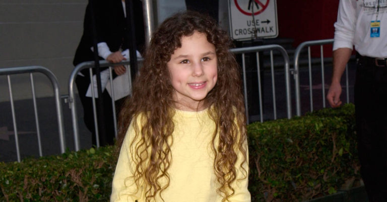 The Little Pepsi Girl is All Grown Up. Here’s What She Looks Like Now - Featured image