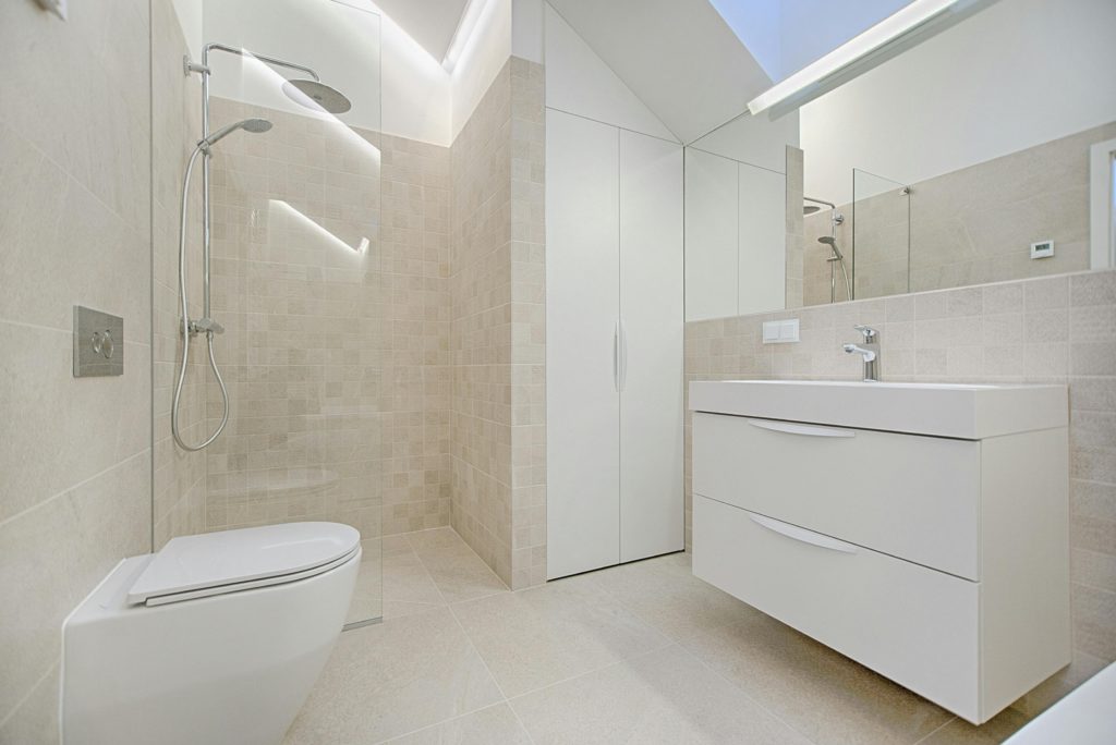 white tiled bathroom 