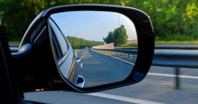 Nobody Came To Help The Elderly Man Stranded On the Side of The Highway, and The Reason Why Was Surprising – a Short Story - Featured image