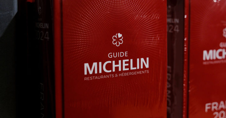 ‘World’s Loneliest’ Michelin-Star Restaurant Is Staggeringly Expensive, But You Get to Eat 10 Feet Underwater - Featured image