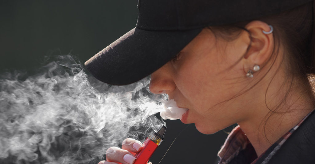 Vaping Scare: Experts React After 16-Year-Old Hospitalized in Critical Condition - Featured image