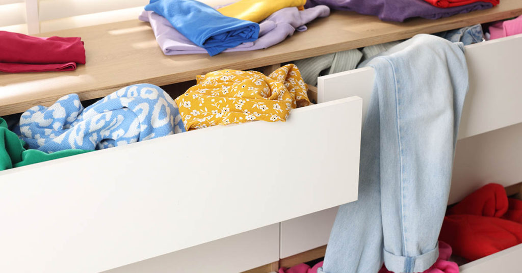 Get Ready for the Holidays: 5 Easy Decluttering Tips Before Christmas - Featured image