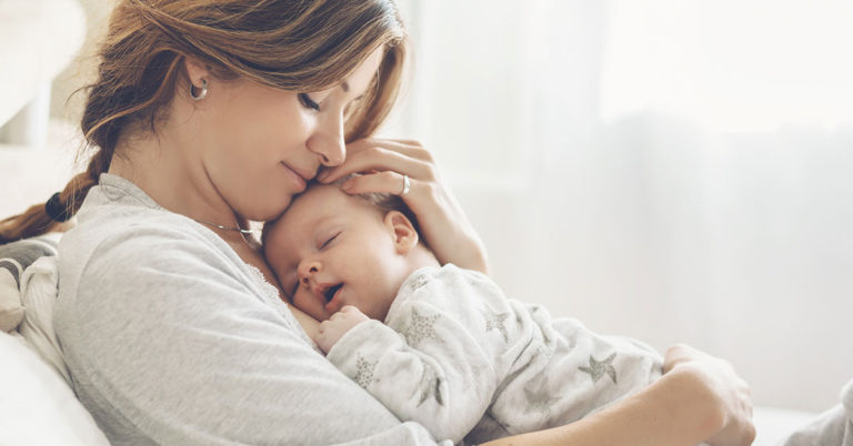 15+ Incredible Before and After Photos of Women Embracing Motherhood - Featured image