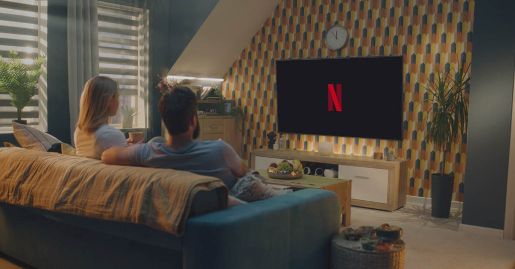 New Netflix Film Compared to Die Hard Wows Fans So Much They’ve Already Watched It Twice - Featured image