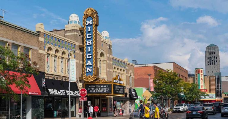 Best U.S. Destinations for Solo Travelers Looking for an Epic Adventure - Featured image