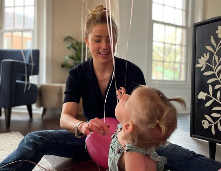 amber heard now keeps a low profile with her daughter