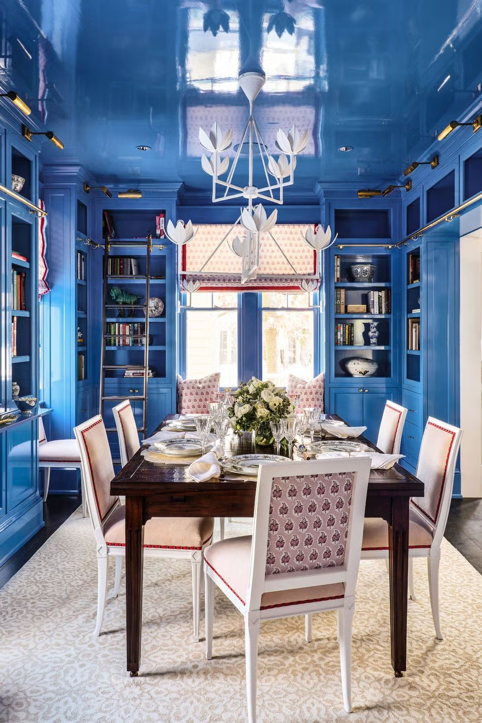 25 Stunning Blue Interiors to Inspire Tranquility and Calm
