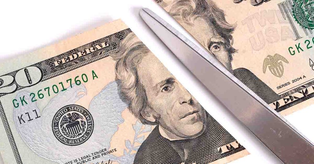 This Guy’s Friends Always Dodged Their Share of the Bill—Until He Did Something That They’ll Never Forget - Featured image