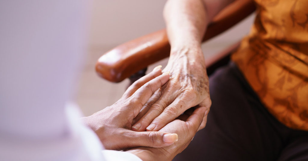 After Caring for 4 Elderly Sisters, Nurse Uncovers Their Will Following Their Deaths – a Short Story - Featured image