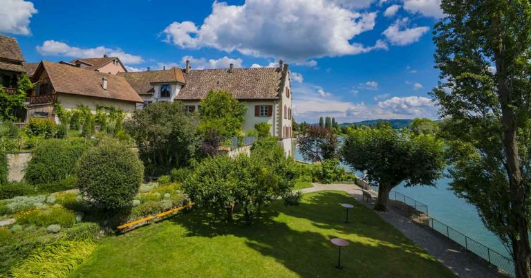 Happiest Country in The World Will Pay People $25,000 to Move There - Featured image