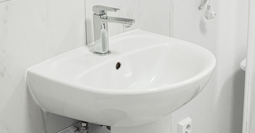 That Small Hole in Your Sink? It Has a Surprising Purpose - Featured image