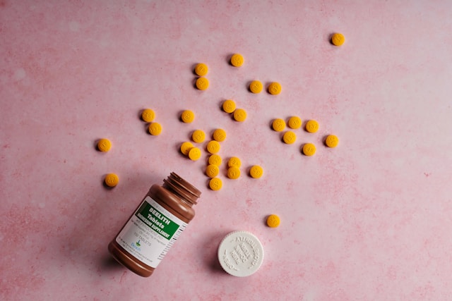 medicine bottle containing vitamins
