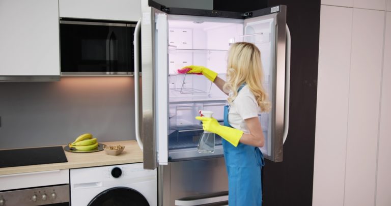 Vinegar cleaning mistake could cost up to $3,000 in kitchen repairs – I didn’t realize I was doing it - Featured image