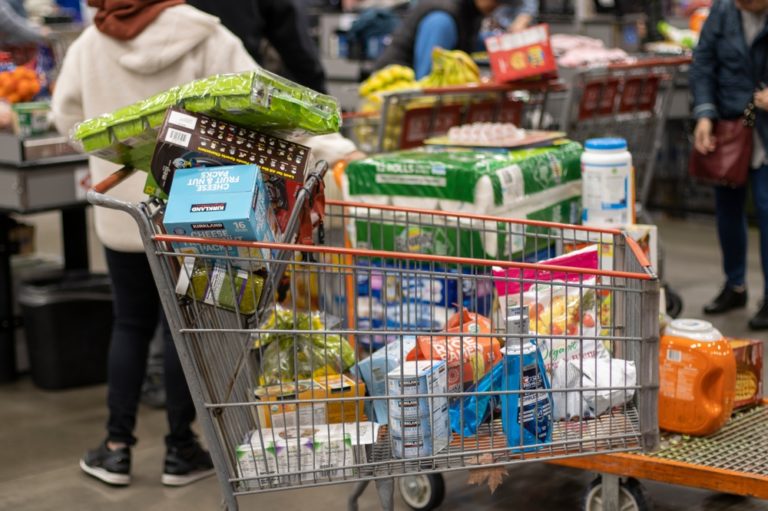 11 Grocery Store Behaviors That Cost You Money - Featured image